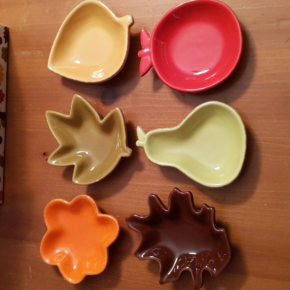 Cute leafs and fruits shape Small Plates Set of 6 in the original box
